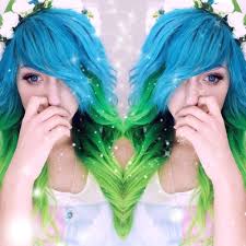 The wild hair color options fit almost any woman, so they can be tried any time. 30 Creative Emo Hairstyles And Haircuts For Girls In 2021