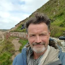 Stephen Featherstone (@LeDramont)