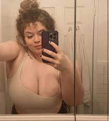 Natasha Lyonne lookalike | MOTHERLESS.COM ™