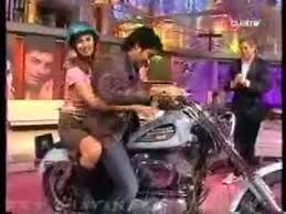 His artistic name comes from a western television series, cheyenne that his mother used to watch. Chayanne Manejando Moto Espana 2005 Youtube