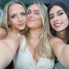 Hannah Meade's Instagram, Twitter & Facebook