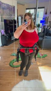 I know Im plus sized & a 610 at best but can I still get a couple of  likes? 💗