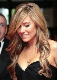 Medium hairstyles for round faces with locks covering the sides of your face make it narrower, slimmer and cuter. 53 New Hairstyles For Round Faces That Ll Trend In 2021