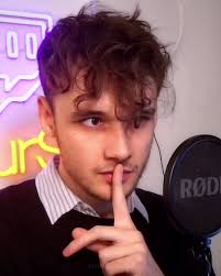 Wilbur with facial hair 🙏🙏 #wilbursoot #wilbursootedit #dreamsmp #mcyt  #dsmp *those* comments about the song will be deleted