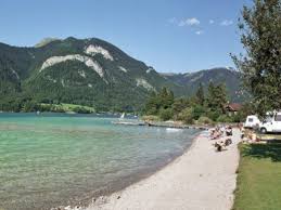Camping urlaub im salzkammergut in den regionen attersee, mondsee, wolfgangsee und den orten hallstatt sowie irdning im ausseerland. Camping Am Wolfgangsee Wolfgangsee Info Das Info Portal Fur Den Wolfgangsee