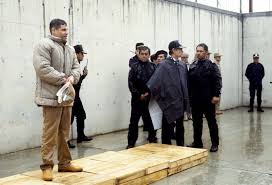 Devlet, el chapo'nun yakalanması için ödül konulduğunu açıklar. Mexican Marines Raid El Chapo Hometown La Tuna