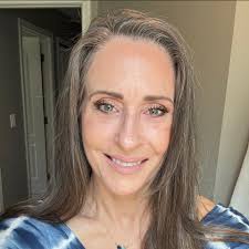 Does stirring sourdough starter after feeding help with fermentation?