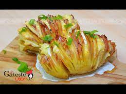 Cartofi la cuptor inveliti in bacon cu sunca si cascaval. Reteta De Cartofi Acordeon Cu Cascaval Si Bacon Youtube