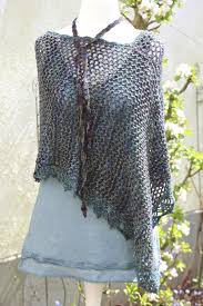 Strickanleitung Poncho Manou Grossen 36 46 Poncho Stricken Anleitung Strickanleitungen Fingerlose Handschuhe Gestrickt