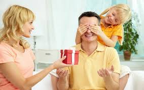 Hadiah untuk ayah & ayah mertua. Apa Yang Harus Diberikan Kepada Ayah Hari Jadi 51 Foto Idea Terbaik Hadiah Asli Untuk Bapa Dari Seorang Anak Perempuan Dan Anak Lelaki Apa Yang Boleh Anda Lakukan Dengan Tangan Anda Sendiri