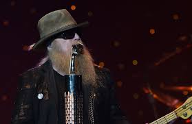 Dusty hill, the bassist for zz top, has died. Kignwzujxbljym