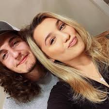 Listen and download all songs by gabby barrett. American Idol Alum Gabby Barrett Is Pregnant Here S What We Know