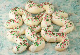 Candied orange peel, chocolate, and creamy ricotta are the flavors of italian cannoli, and a green pistachio dusting all around the cake is just the right way to turn it into a christmas dessert. My Top 12 Favorite Christmas Desserts Wishes And Dishes