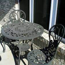 All Gus Ed Up How To Paint Wrought Iron Wrought Iron Garden Furniture Wrought Iron Decor Metal Patio Furniture