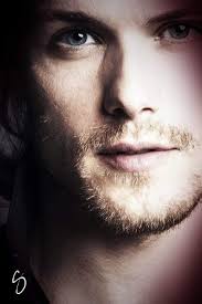 Does Ashleigh's dad resemble Outlander characters?