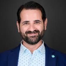 Eloy Cisneros's Instagram, Twitter & Facebook