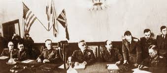 Il ont évoqué la commémoration par la france des 74 ans de l'armistice signé le 8 mai 1945 et la victoire contre l'allemagne nazie. 7 8 Mai 1945 Fin De La Guerre En Europe Herodote Net