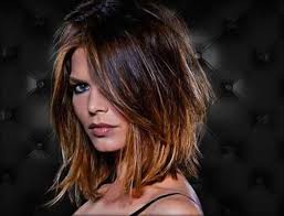 In alternativa ai capelli scalati, un taglio di capelli pari è perfetto per valorizzare capelli lunghi, medi e corti. Tagli E Capelli Tutte Le Tendenze 2018 Il Blog Di Rita Candida