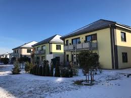 Wohnungen in der innenstadt sind sehr beliebt und haben meist moderate mietpreise, denn hier findet man neben vielen geschäften, öffentlichen einrichtungen und. 3 Zimmer Wohnung Zu Vermieten Flurstrasse 28 06846 Dessau Rosslau Ziebigk Mapio Net