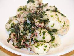 Calamari est le mot italien qui désigne un type de calmar qui a des nageoires dans tout le corps. Petits Calamars Sautes A L Ail Et Au Persil Les Recettes De Virginie