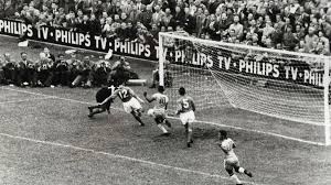 Pariez et regardez en direct le top du foot! Dossier Bresil France 1958 La Naissance De Pele Demivolee Com