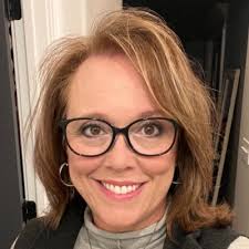 Toni Bailey (@toodlebug08)