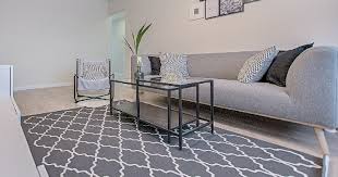 Saat merancang desain ruang tamu, hal pertama yang harus kamu pikirkan adalah pemilihan jenis kursi tamu yang tepat. 15 Ide Sofa Ruang Tamu Sempit Yang Harganya Gak Bikin Mengernyit