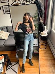 Three tips for how to wear to mom jeans. 8 Ways To Style Mom Jeans Mademoiselle O Lantern
