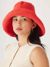 11 Summer Capsule Wardrobe Essentials to Try This Season