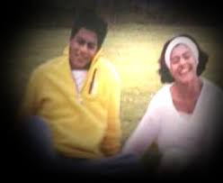 Rahul y anjali son los mejores amigos hasta que se encuentran en un triángulo romántico, una vez llega tina. Kuch Kuch Hota Hai