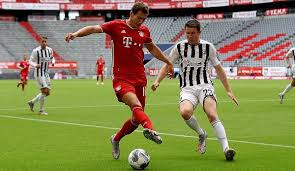 Yeah, the meisterschale is done and secure so essentially bayern has nothing to play for except pride. Fc Bayern Munchen Gegen Sc Freiburg Zum Nachlesen Im Liveticker