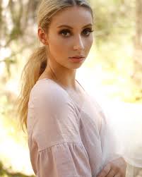 Abbey Townsend (@abbeytownsend.model) • Instagram photos and videos