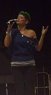 Alessandra amoroso (galatina, 12 de agosto de 1986) es una cantante italiana. Alessandra Amoroso Wikiwand