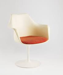 Eero Saarinen Tulip 150 Knoll Usa 1957 In 2020 Eero Saarinen Tulip Chair Eero Saarinen Chair Eero Saarinen Furniture