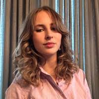 Ella Thorne's Instagram, Twitter & Facebook