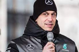 In deze video bekijken we de verschillende inkomstenbronnen van deze. Das Sind Die Reichsten Formel 1 Fahrer Ihr Vermogen 2020