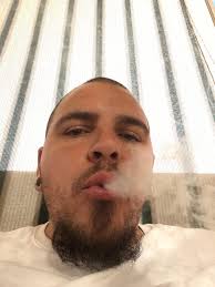 A long day deserves a good cigar 🍂🔥💨🍺