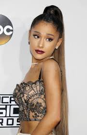 Born in boca raton, florida, grande began her career at age 15 in the 2008 broadway musical 13. Sanger Ariana Grande Redaktionelles Bild Bild Von Preise 135831340