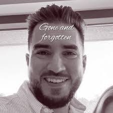 Shannon Novelli's Instagram, Twitter & Facebook