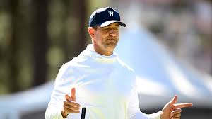 Aaron Rodgers refuses autograph