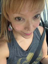 Hi everyone, what is the best lightener brand that causes least amount of  damage? I already only use a 7vol or 10vol I don't go above that. But still  at times find