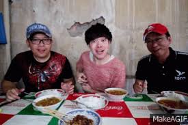 Tau nggak sih kalau youtube juga dijalankan oleh. Video Reaksi Haru Orang Jepang Makan Soto Legendaris Betawi Lucu Banget