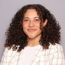 Allie Bragg's Instagram, Twitter & Facebook