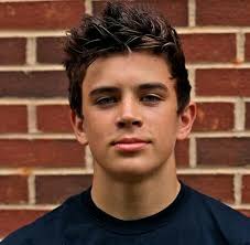 He also has a younger half sister named skylynn. Hayes Grier Biography Body Statistics Family Career Affairs Favorites Facts