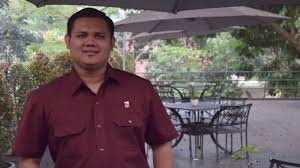 Maybe you would like to learn more about one of these? Sosok Ketua Dprd Termuda Di Indonesia Ada Di Cianjur Dari Guru Honorer Hingga Jadi Ajudan Prabowo Tribun Jabar