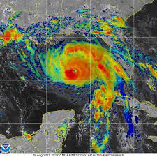 The hurricane center predicted the peak storm surge could reach 10 feet to 15 feet (3 to 4.5 meters) along the louisiana coast, with a possible surge of 7 to 11 feet (2.1 to 3.4 meters) in the new. Ptabw6refep9cm