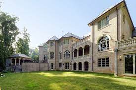 This 12 5 Million Mclean Mansion Has A Ballroom And An Indoor Basketball Court Washingtonian Dc Mansions Indoor Basketball Court Mansion Bathrooms