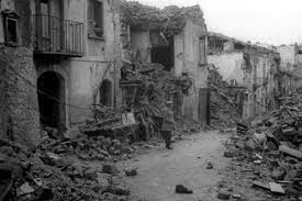 The 1980 irpinia earthquake took place in italy on november 23 with a moment magnitude of 6.9 and a maximum mercalli intensity of x (extreme). Terremoto Irpinia 40 Anni Dopo Lo Storico Discorso Di Pertini Che Mobilito L Italia Intera E I Soccorsi Che Non Arrivavano Greenme