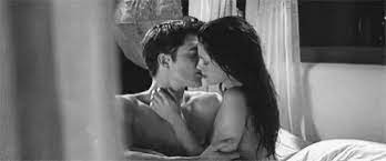 Pin By Krisnadevi On Movie Good Times Hot Kiss Couple Kissing Couples Good Morning Kisses