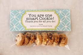 What's the best way to package homemade cookies? Pin By Tracey Wolfskill On Ways To Say Thank You Diy Teacher Gifts Teacher Gifts Cookie Packaging